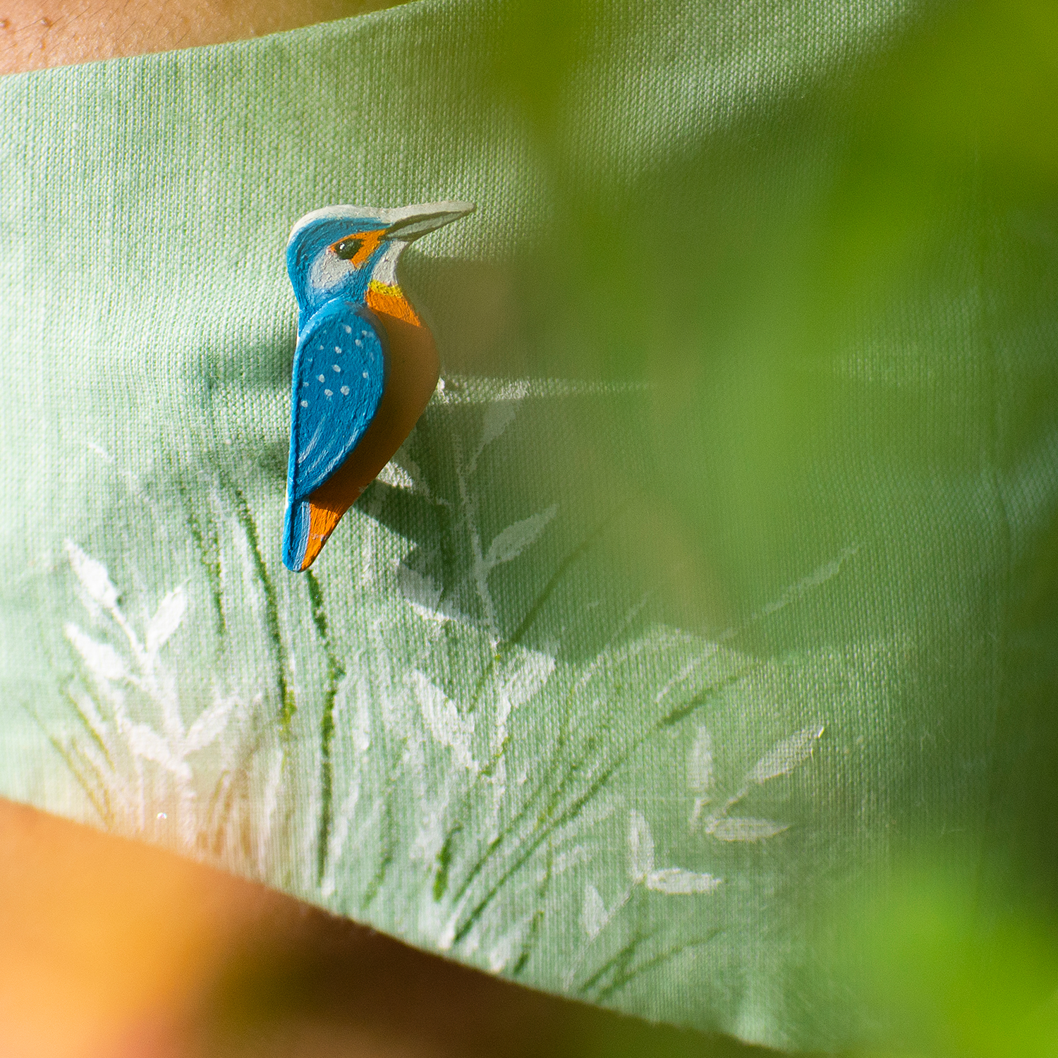 Common kingfisher - Wooden Lapel Pin - Wildstep India- Nature store